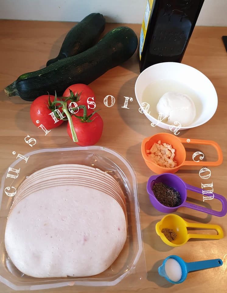 Courgettes en lasagnes à la tomate mozzarella et au poulet