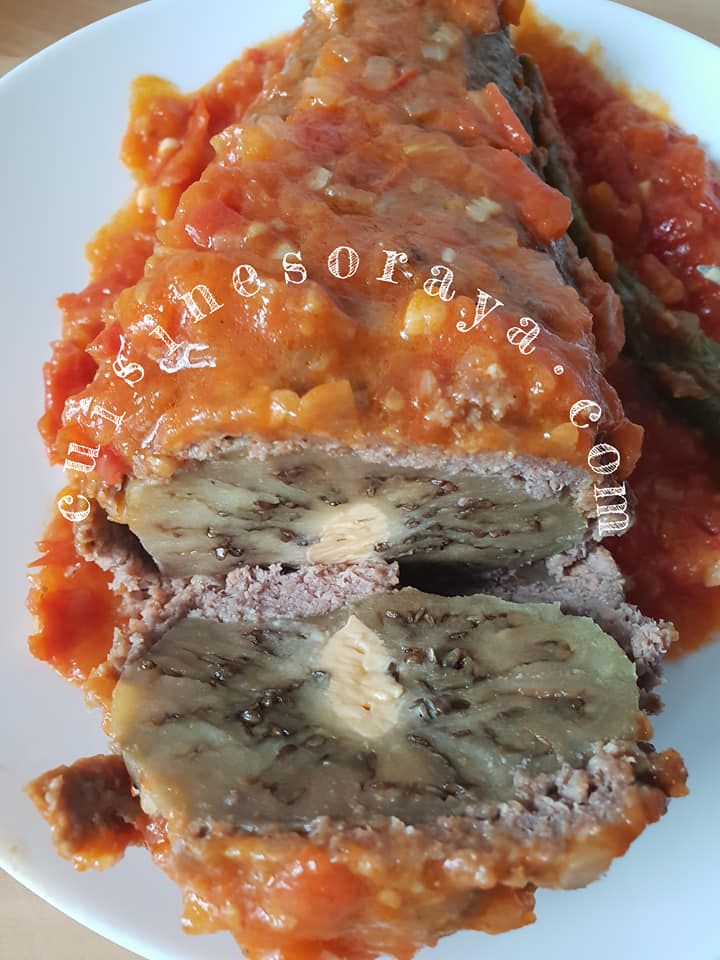 Aubergine roulée à la viande au fromage coulant et sa sauce