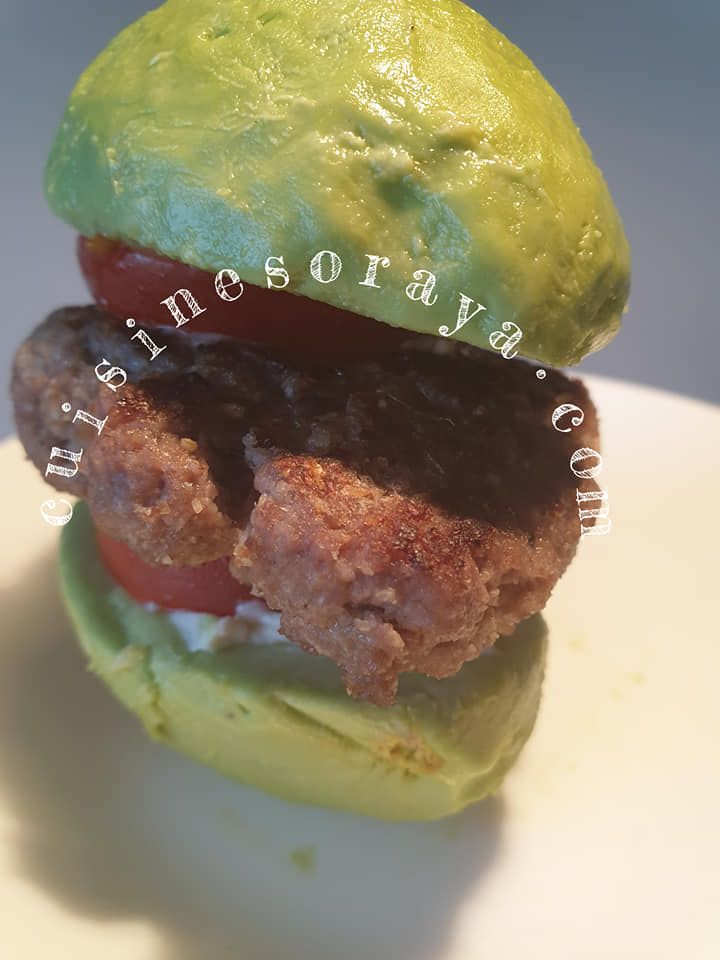 Burger avocat à la viande