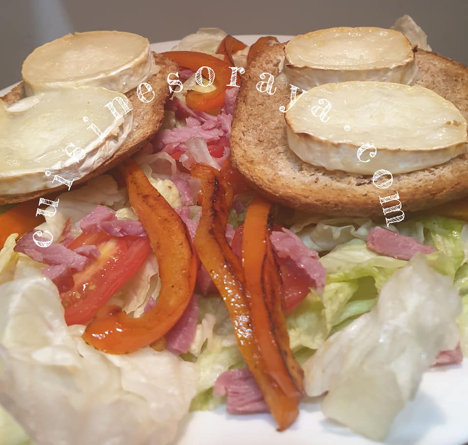 Salade de chèvre chaud