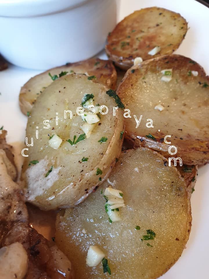 Faux filet sauce champignon, pomme de terre sautées au herbe et épinard à la crème