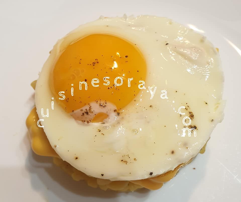 Galette de coquillettes et oeuf