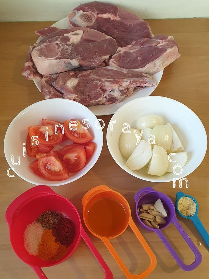 Côte filet d'agneau au four en sauce