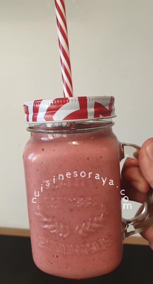 Smoothies fruits rouges et bananes