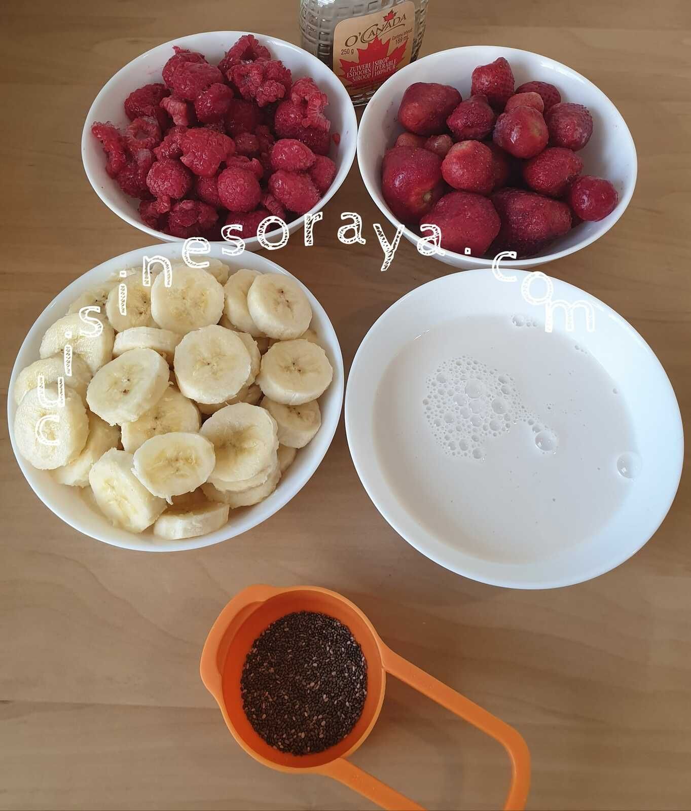 Smoothies fruits rouges et bananes