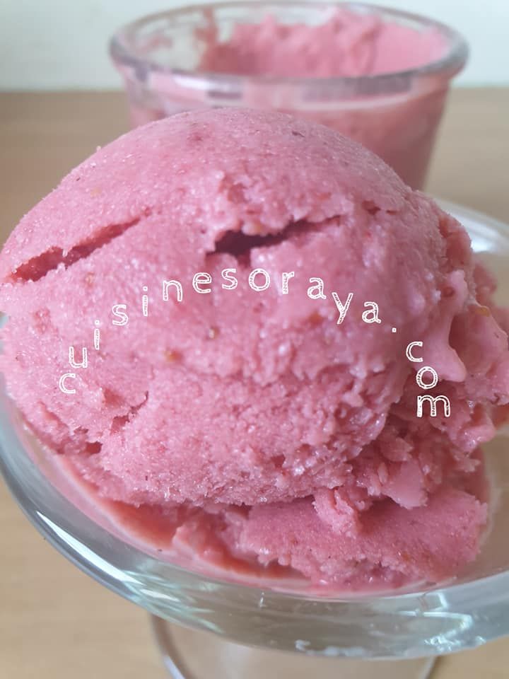 Sorbet à la fraise sans sorbetière et avec 3 ingrédients!