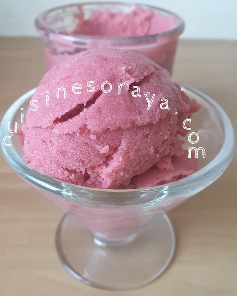 Sorbet à la fraise sans sorbetière et avec 3 ingrédients!