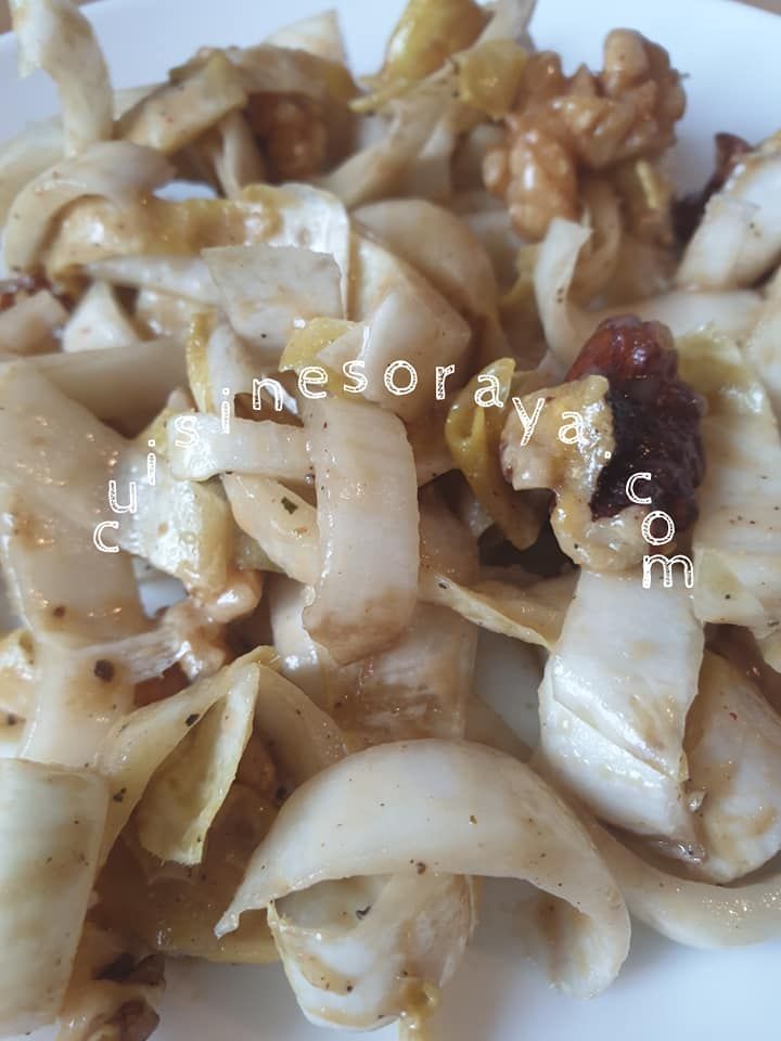 Salade d'endives et noix