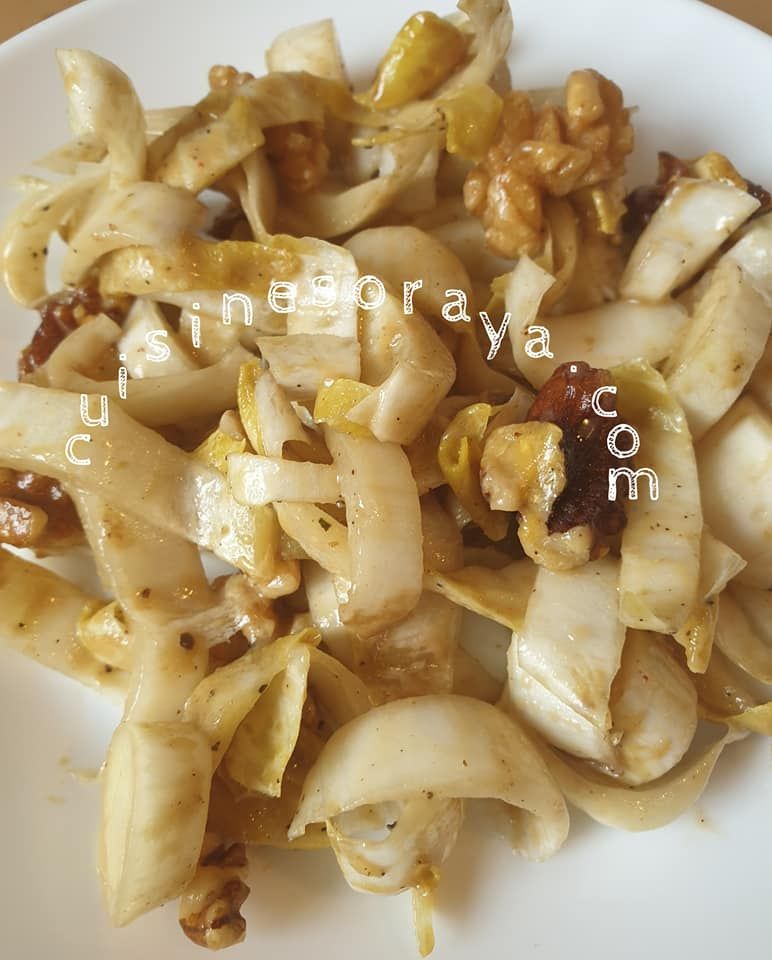 Salade d'endives et noix