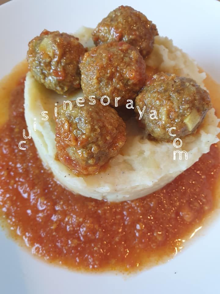 Boulette de viande à la sauce et purée de pomme de terre