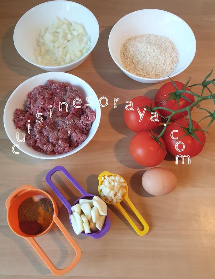 Boulette de viande à la sauce et purée de pomme de terre