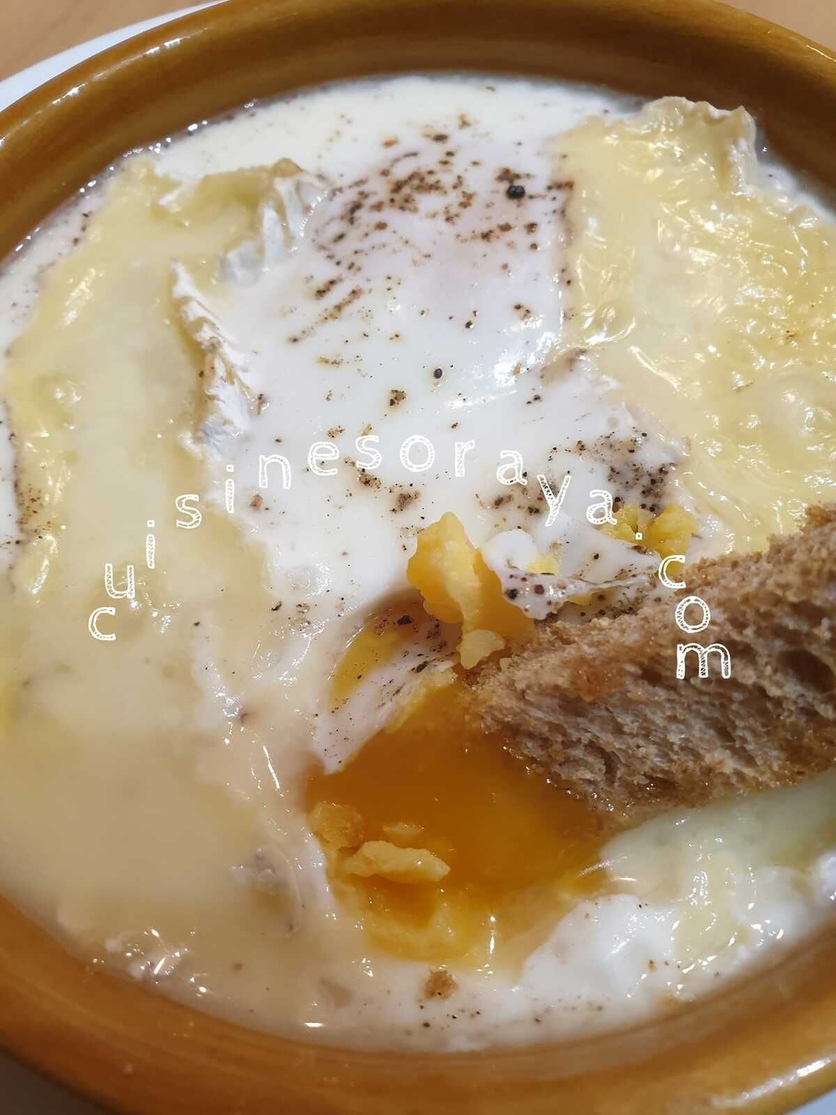 Oeuf cocotte au four camembert et dinde