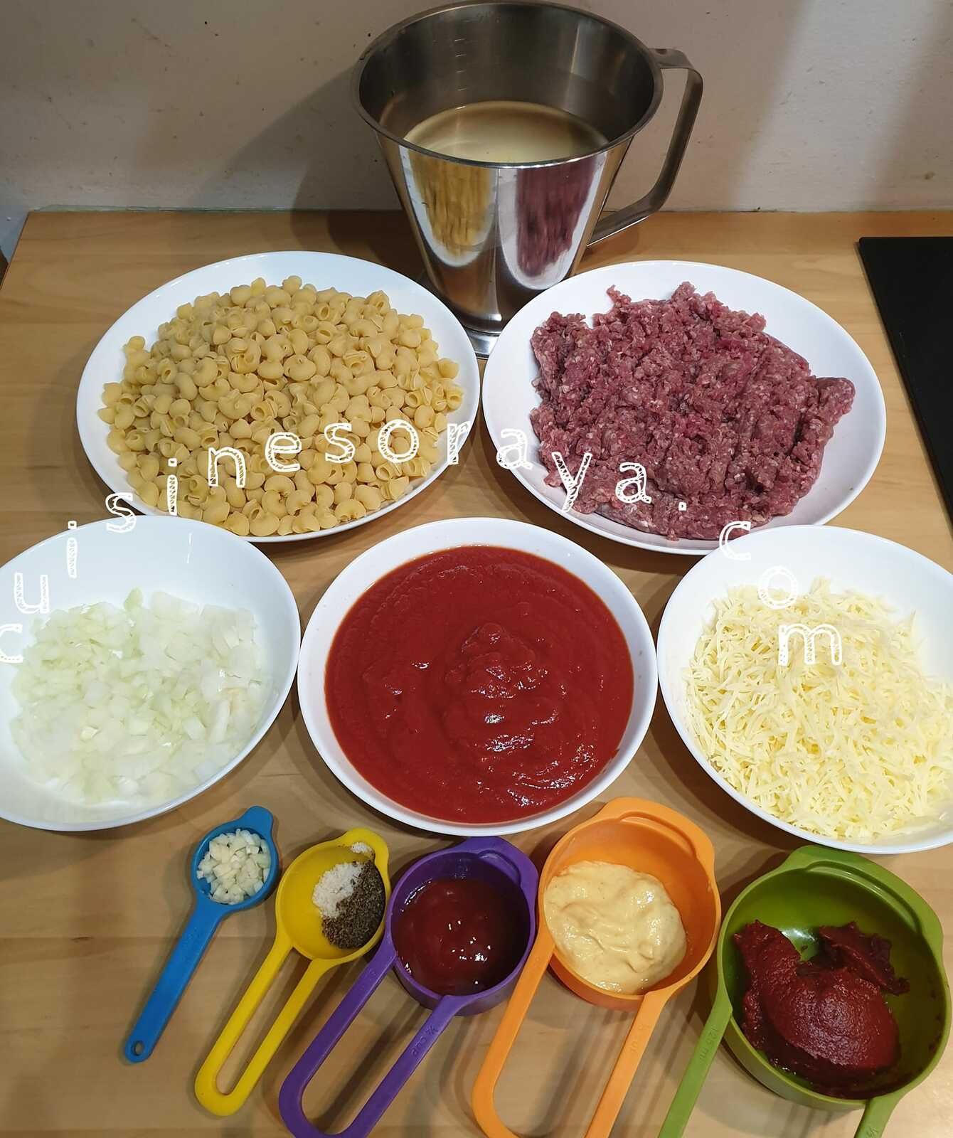 One Pasta façon cheesburger