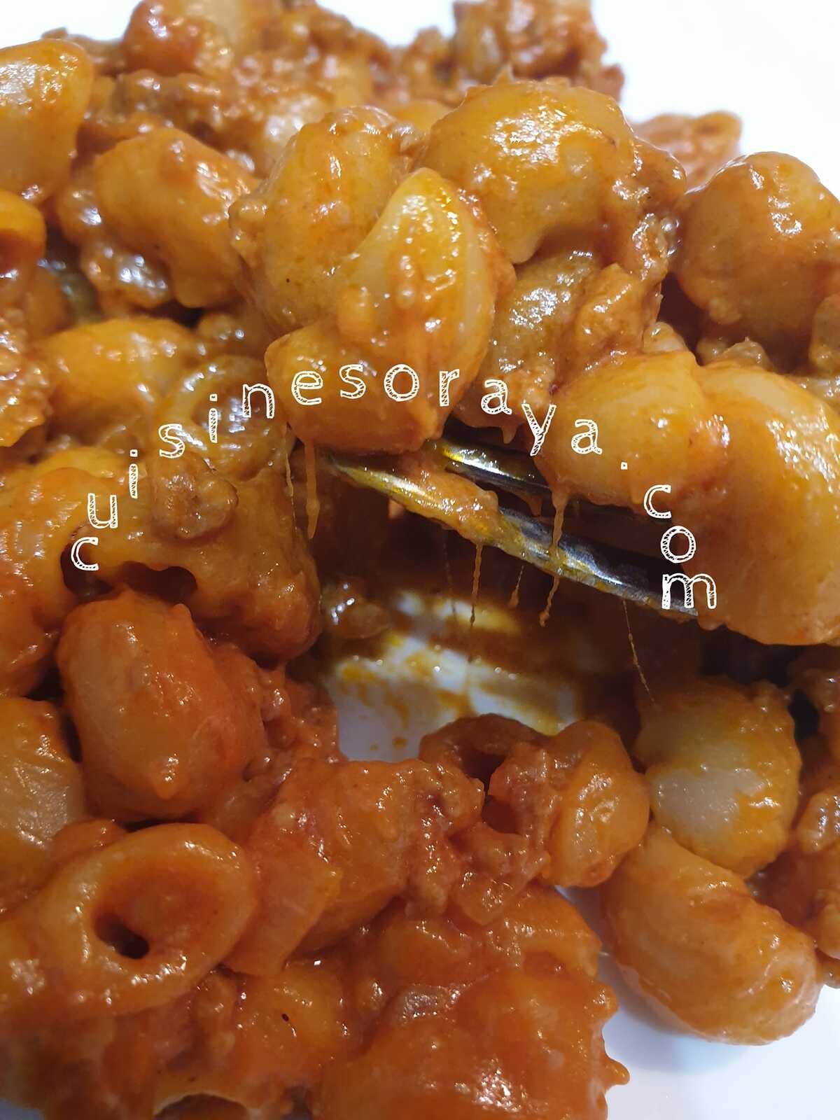 One Pasta façon cheesburger