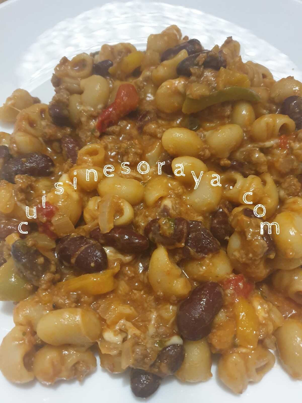 One pasta façon chili con carne