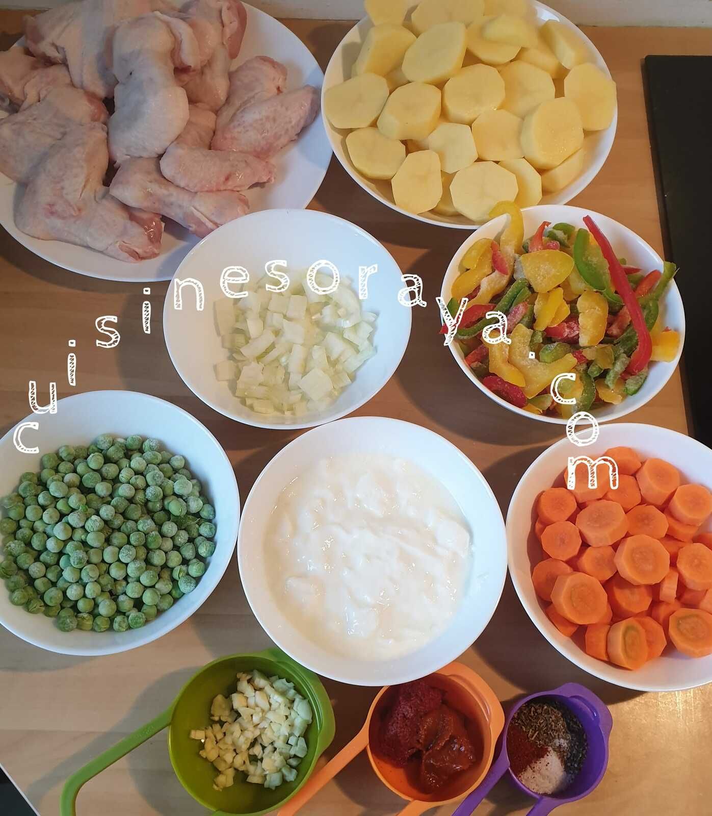 Ailes de poulet au yaourt et légumes au four
