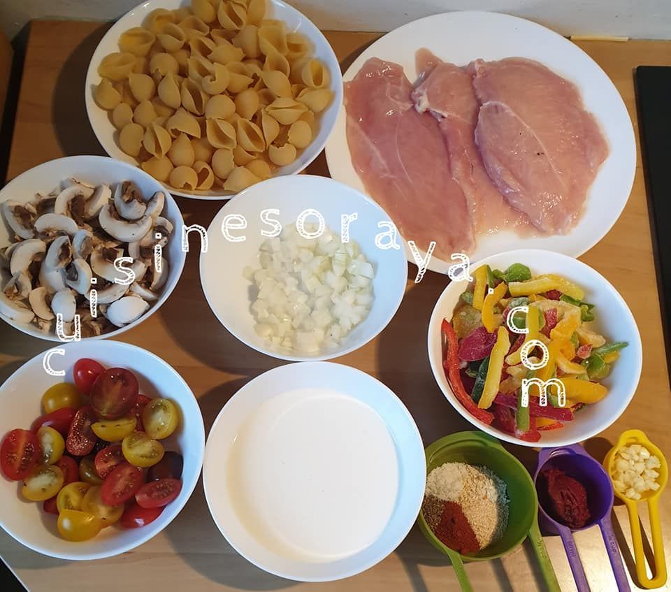 Conchiglioni au poulet, champignons, poivrons à la sauce crémeuse