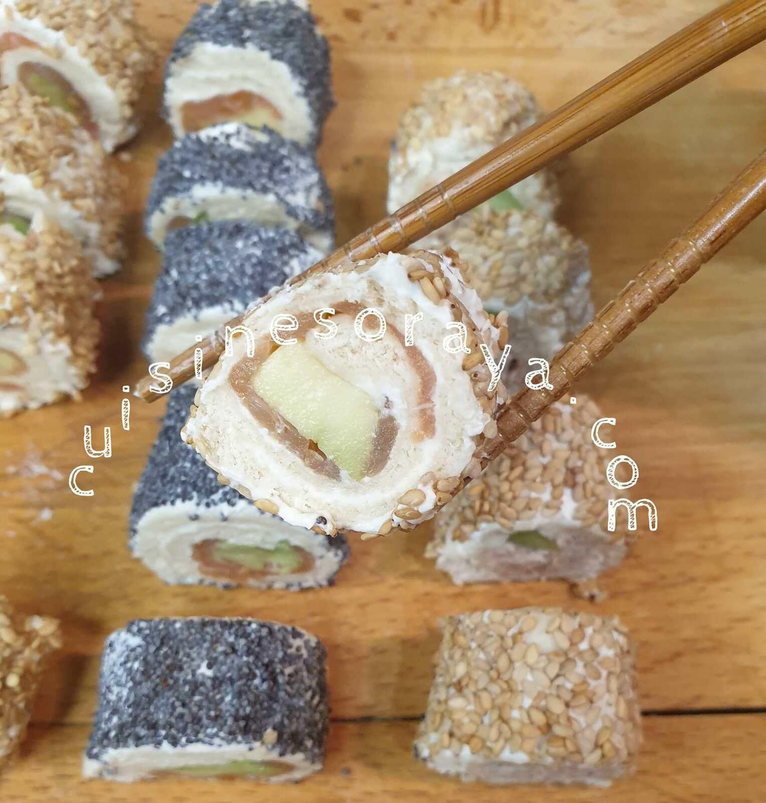 Sushi de pain de mie au thon/concombre et saumon/avocat