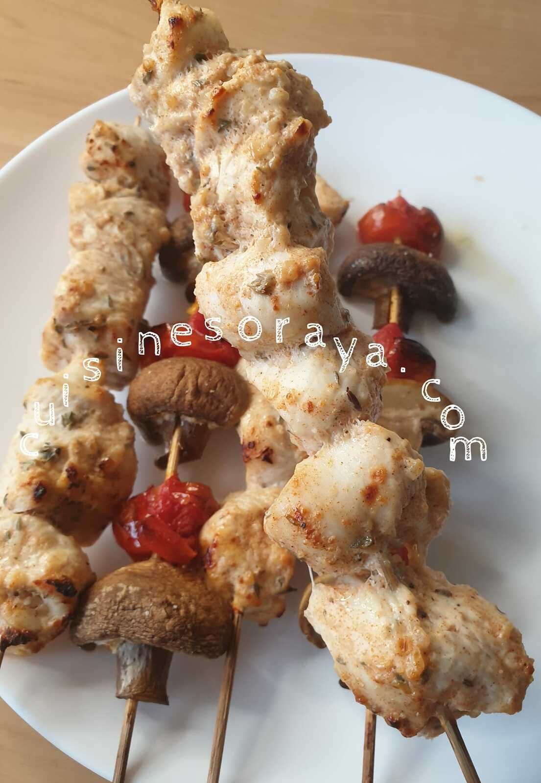 Brochette de poulet mariné au four / Brochette de légumes au four avec sa sauce au yaourt