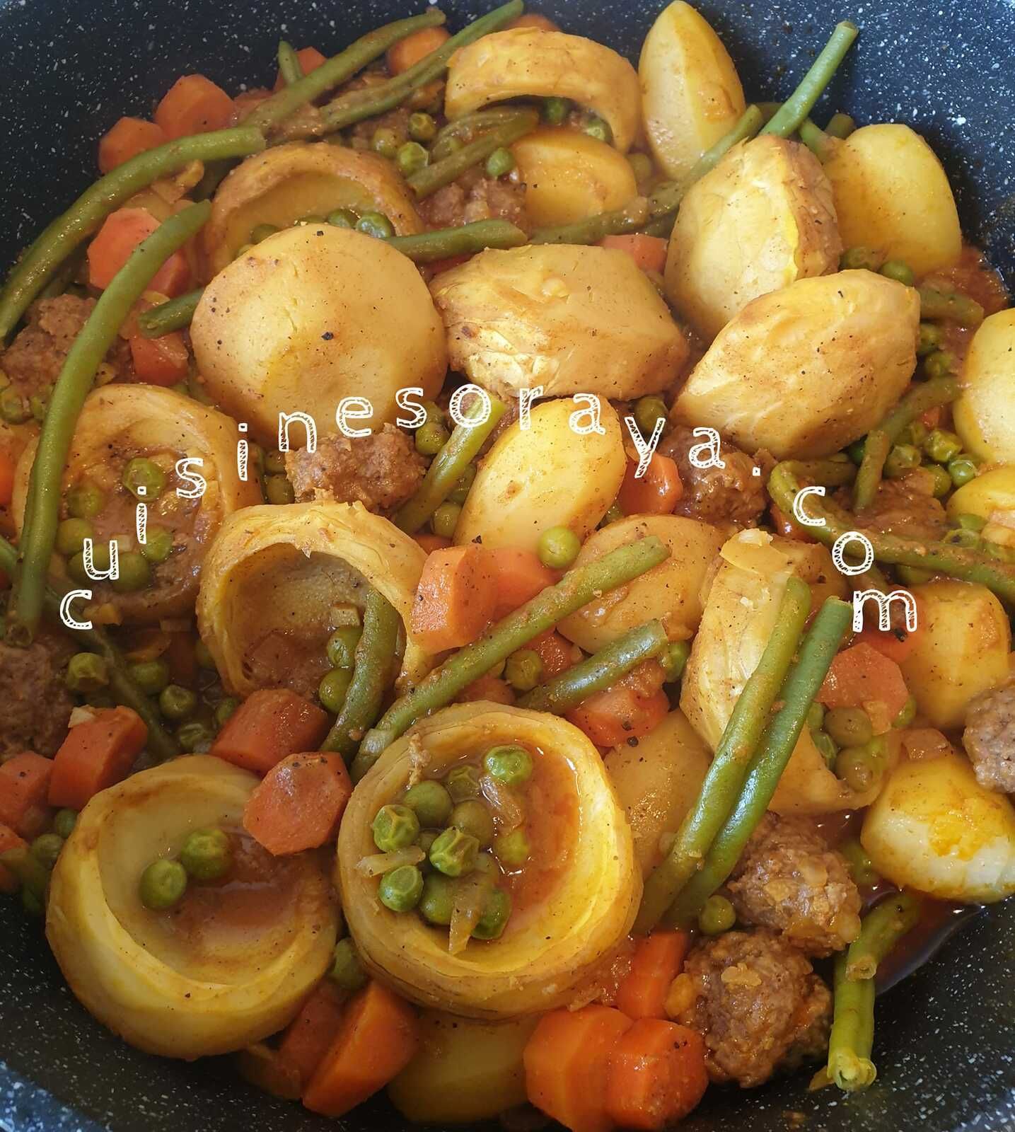 Tajine fond d'artichaut, kefta et printanière de légumes