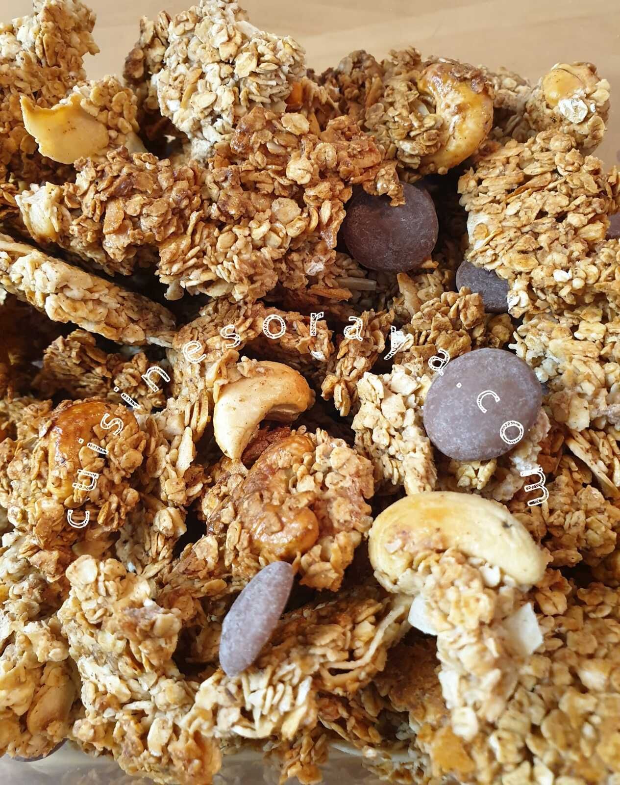Muesli aux noix de cajou, coco et chocolat