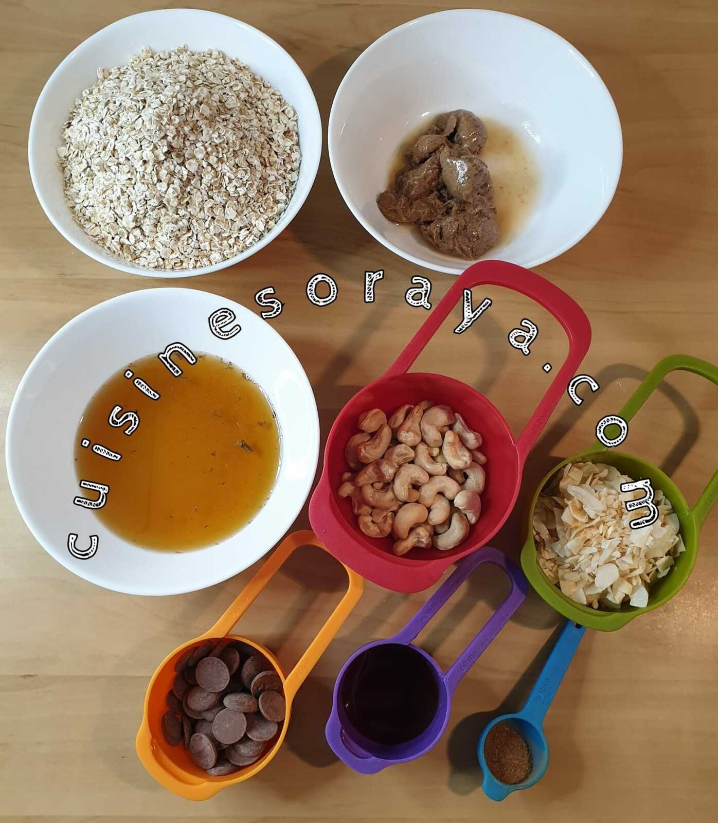 Muesli aux noix de cajou, coco et chocolat