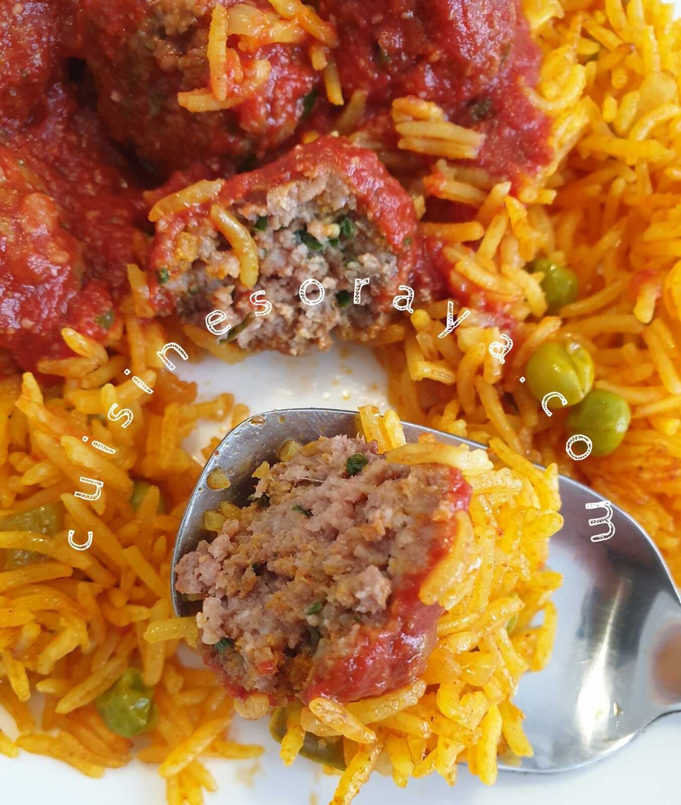 Riz aux légumes et boulettes de kefta sauce tomate
