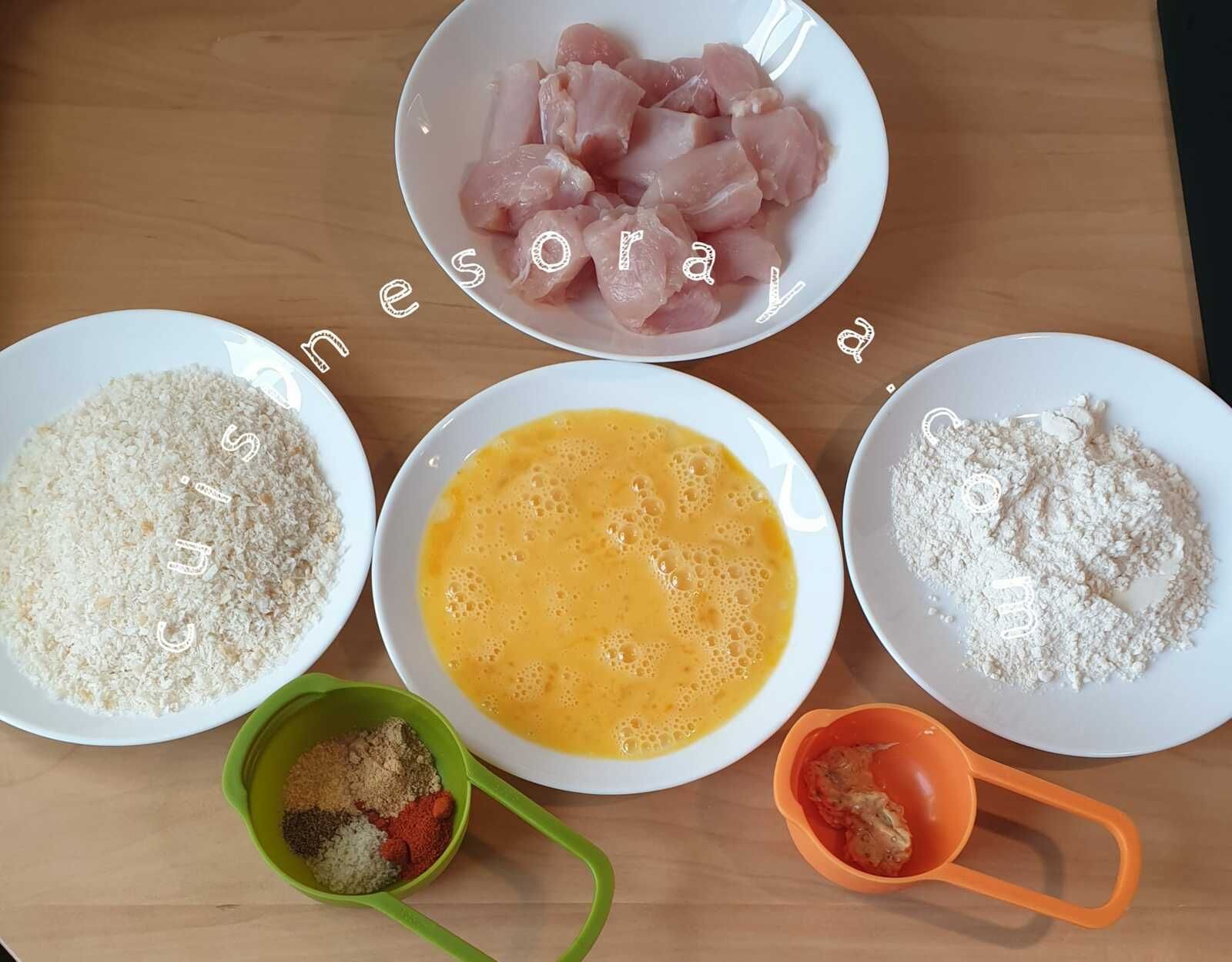 Pâtes à la tomate crémeuse et ses nuggets de poulet épicées