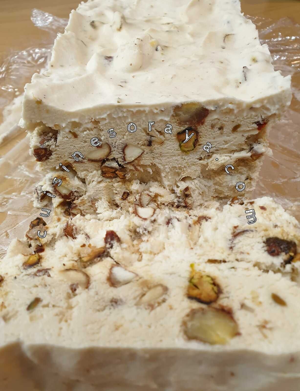 208kcal pour la part sur la photo de 70g avec le sucre de bouleau