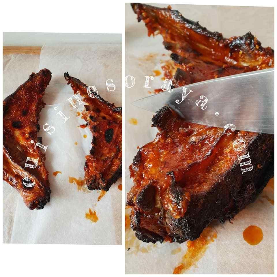Poitrine d'agneau grillé fondante sauce aigre douce piquante