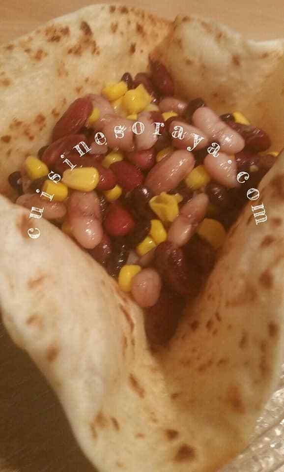 Bol tortillas croquante avec sa salade mexicaine