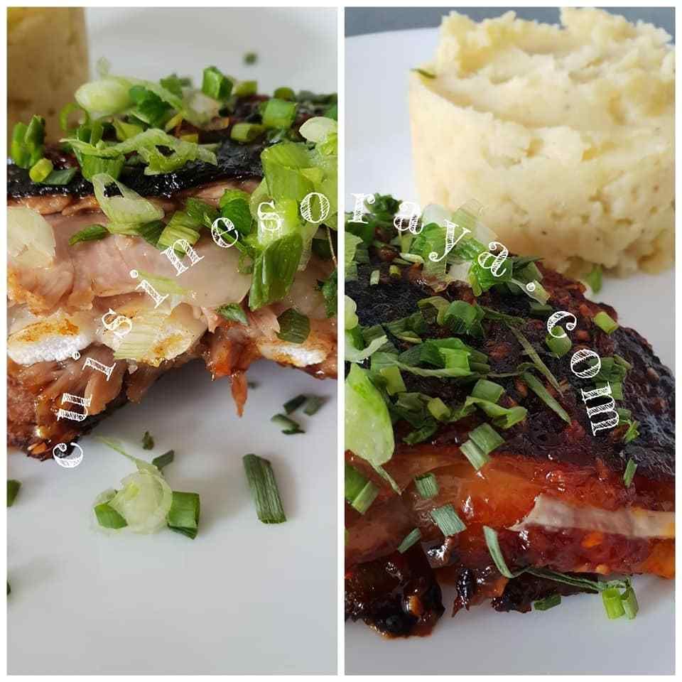 Poitrine d'agneau grillé fondante sauce aigre douce piquante