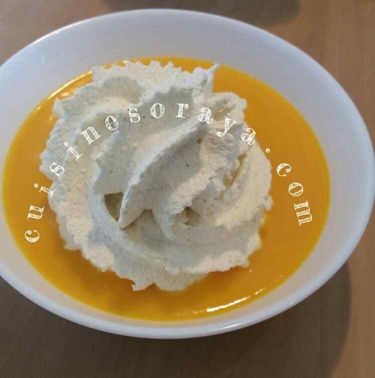 Velouté de potimarron et sa crème fouettée au curry