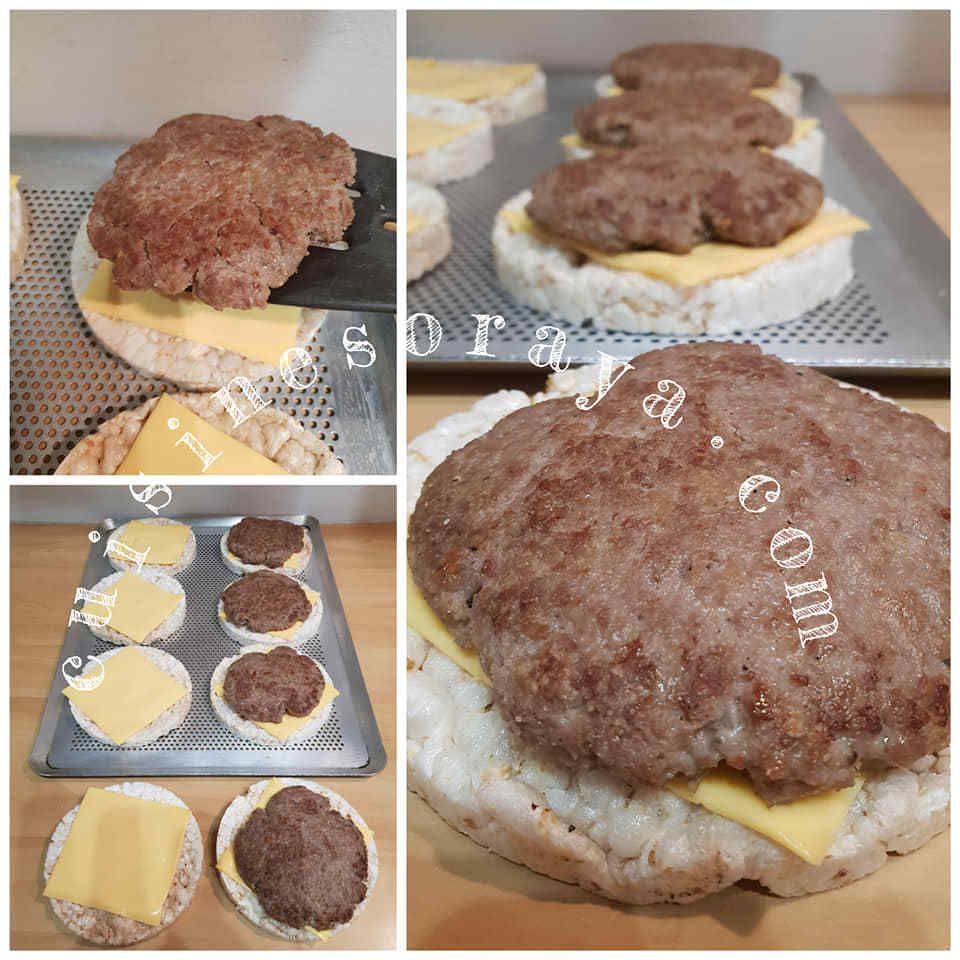 Burger en galette de riz de saumon ou de viande