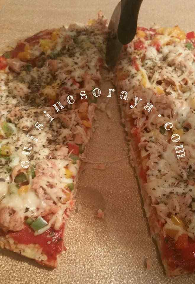 Pizza riz aux légumes et thon