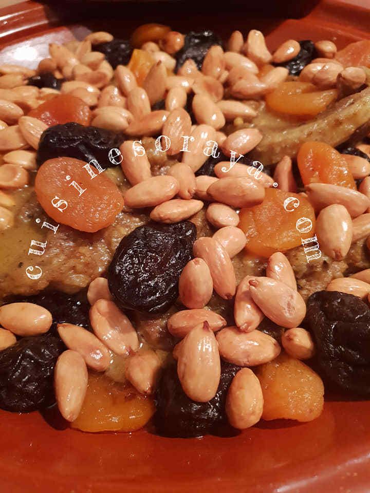 Tajine viande aux pruneaux, abricots et amandes