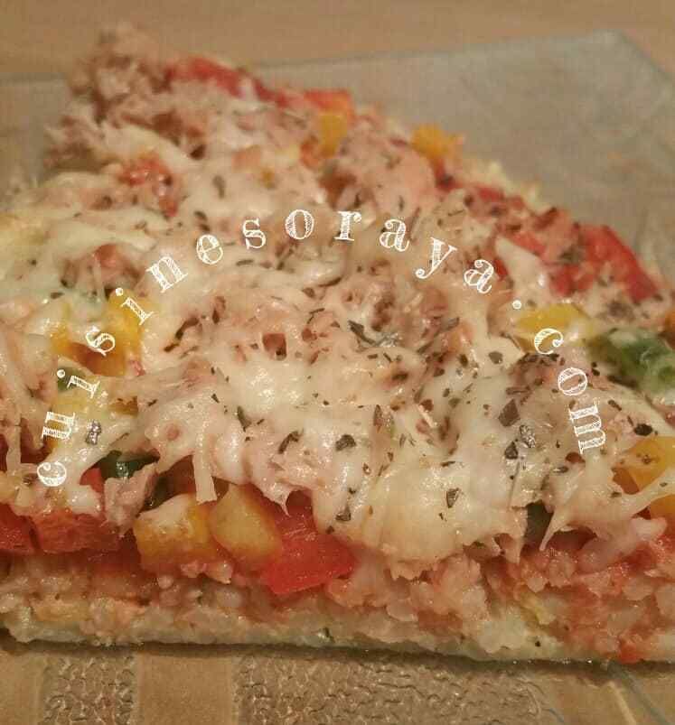 Pizza riz aux légumes et thon