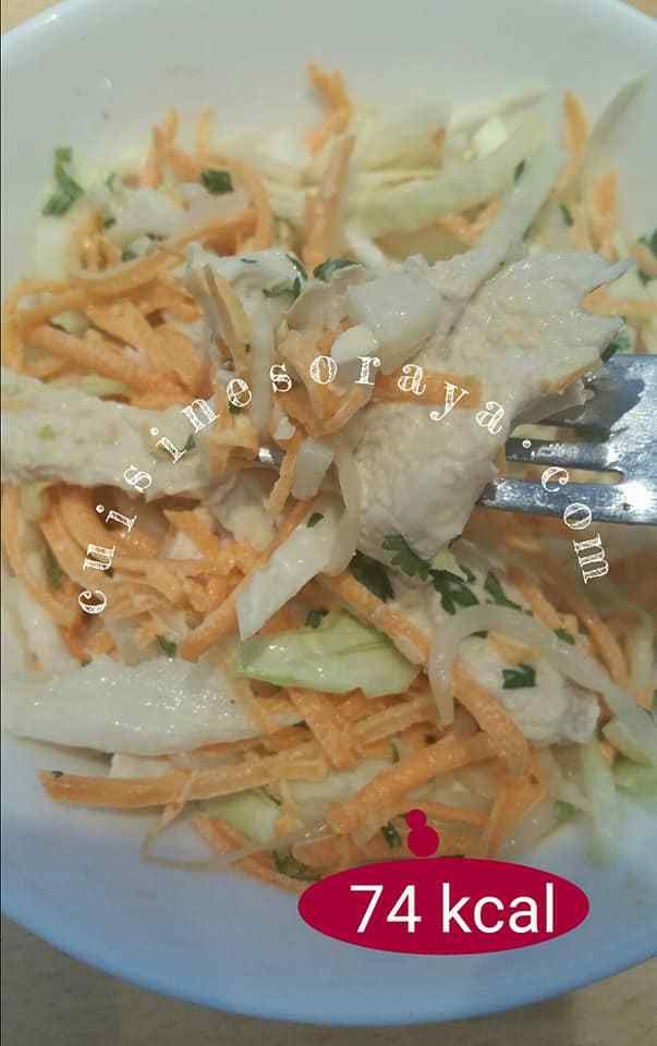 Salade de chou et de poulet.