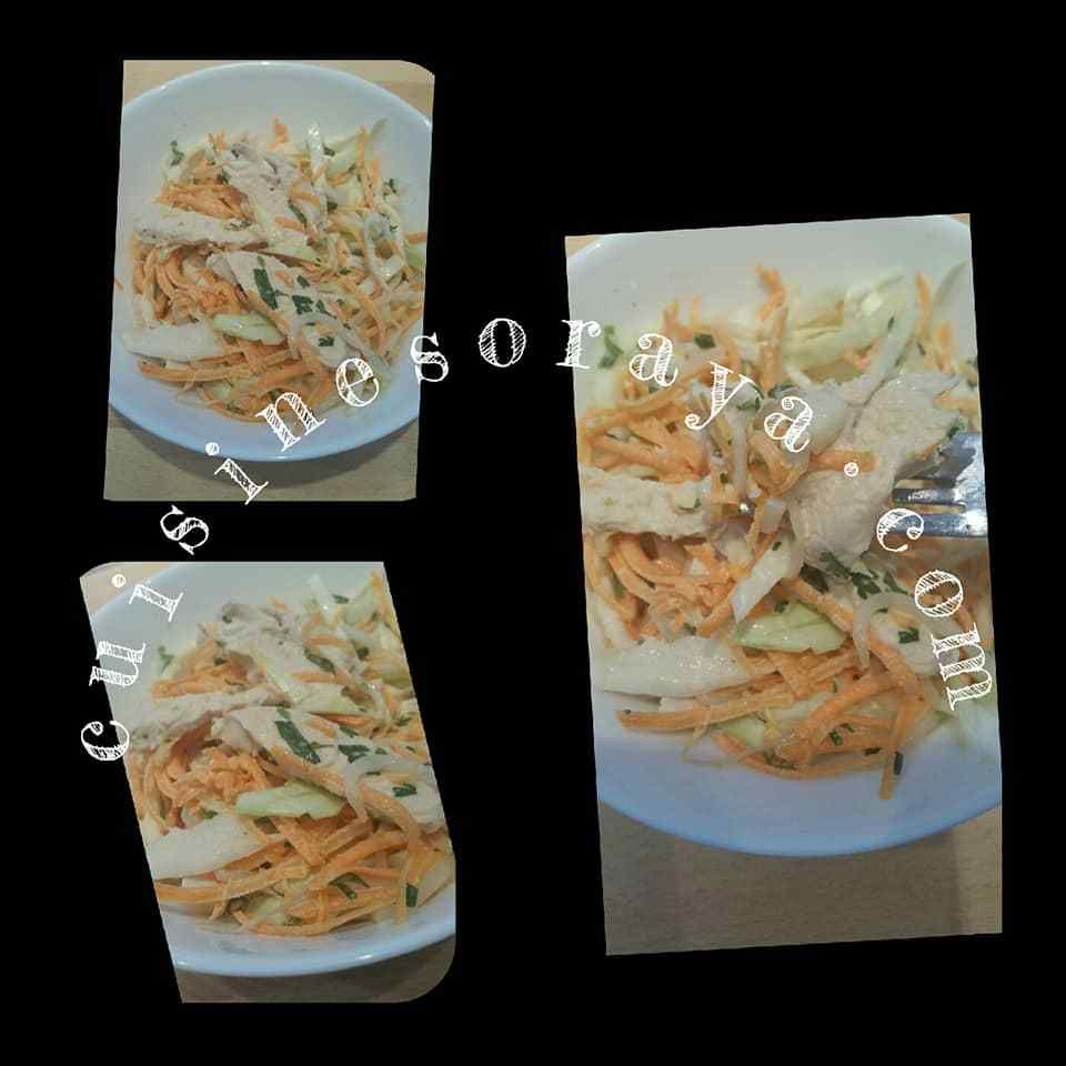 Salade de chou et de poulet.